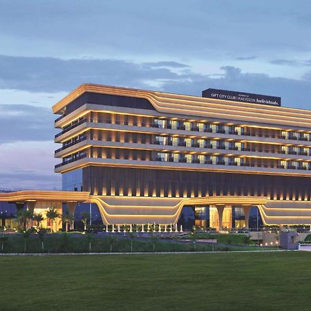 Gift City Club, A Member Of Radisson Individuals Gandhinagar Buitenkant foto