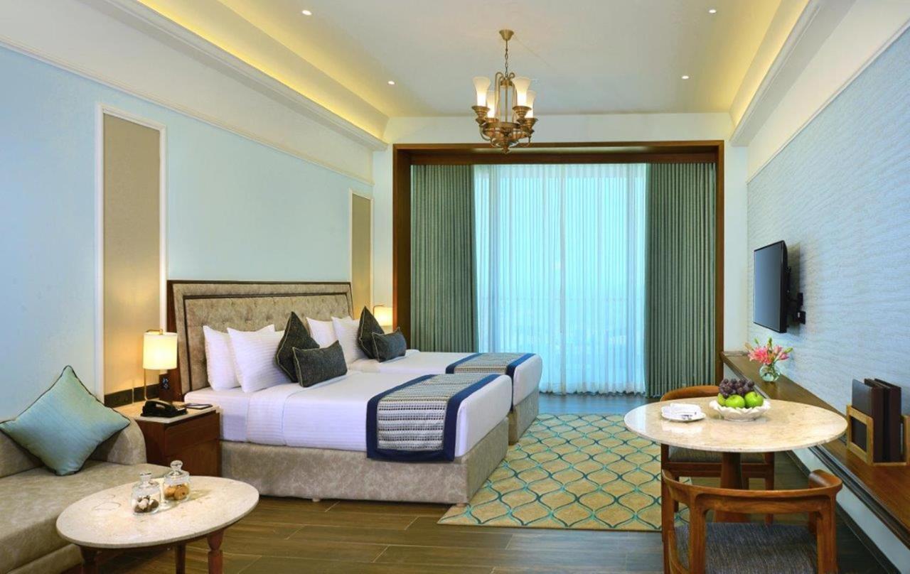 Gift City Club, A Member Of Radisson Individuals Gandhinagar Buitenkant foto