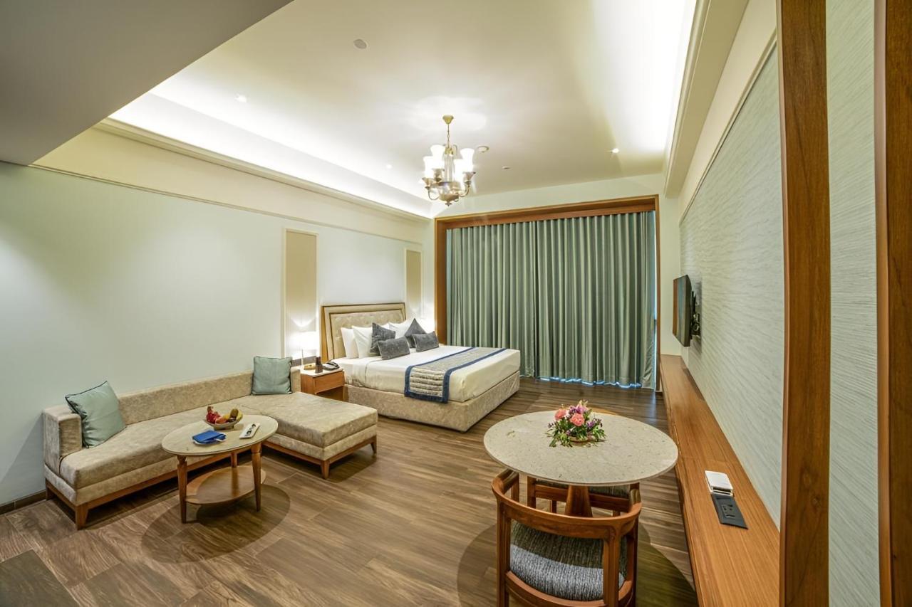 Gift City Club, A Member Of Radisson Individuals Gandhinagar Buitenkant foto