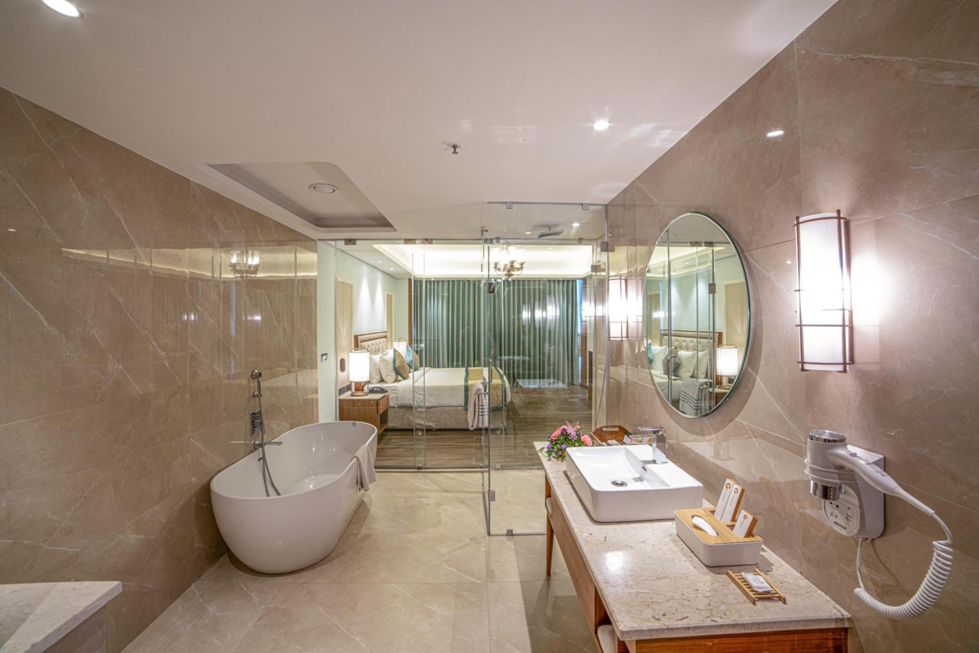 Gift City Club, A Member Of Radisson Individuals Gandhinagar Buitenkant foto