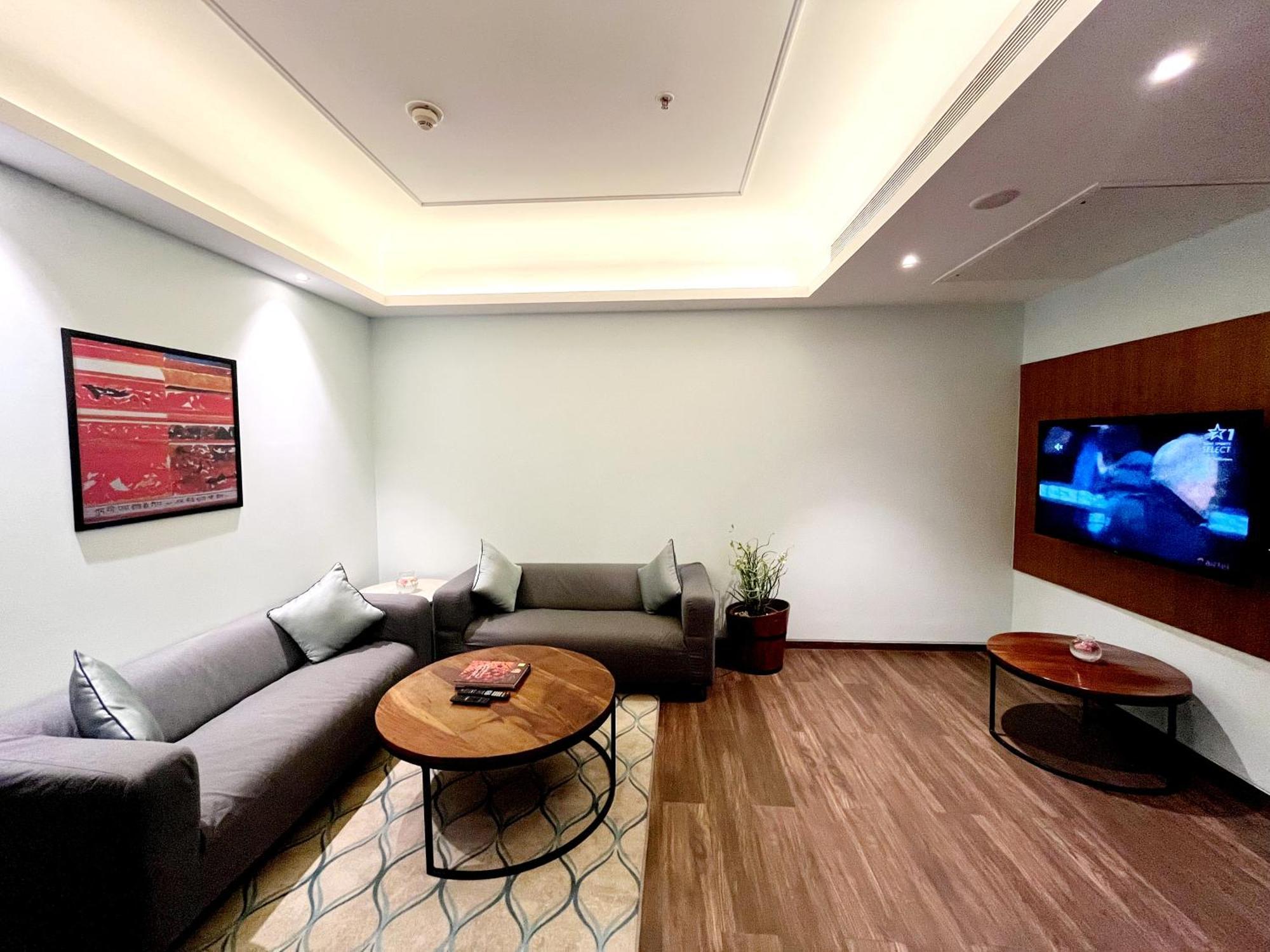 Gift City Club, A Member Of Radisson Individuals Gandhinagar Buitenkant foto