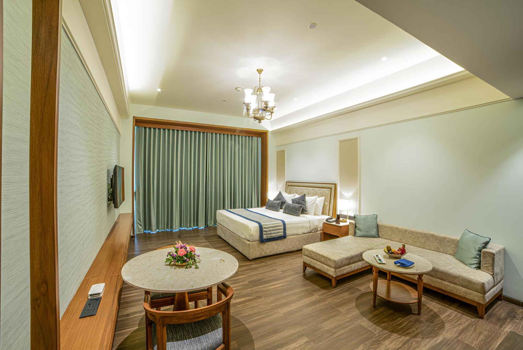 Gift City Club, A Member Of Radisson Individuals Gandhinagar Buitenkant foto