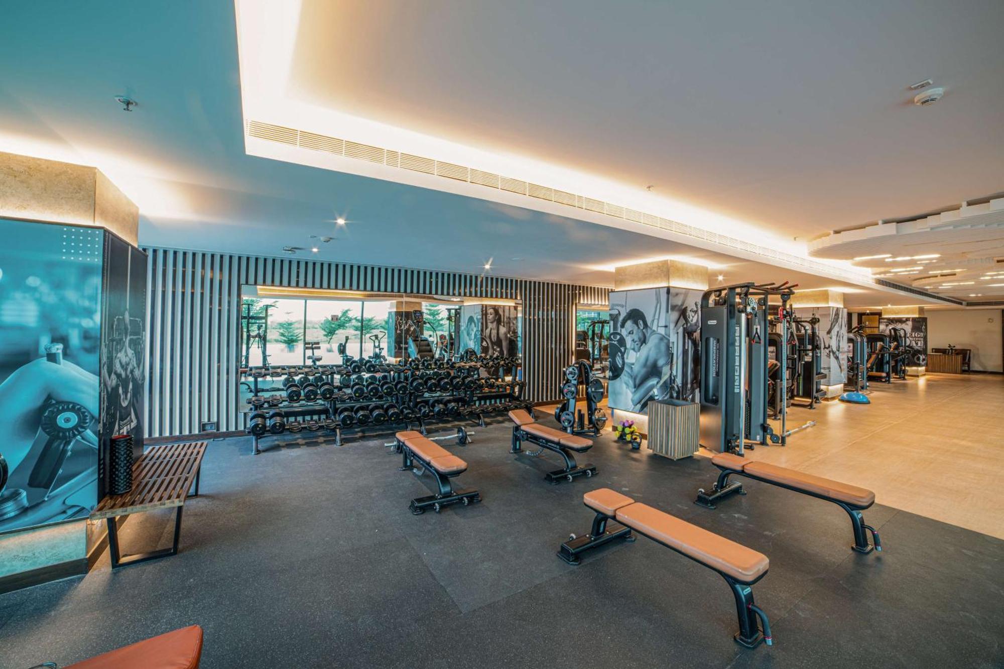 Gift City Club, A Member Of Radisson Individuals Gandhinagar Buitenkant foto