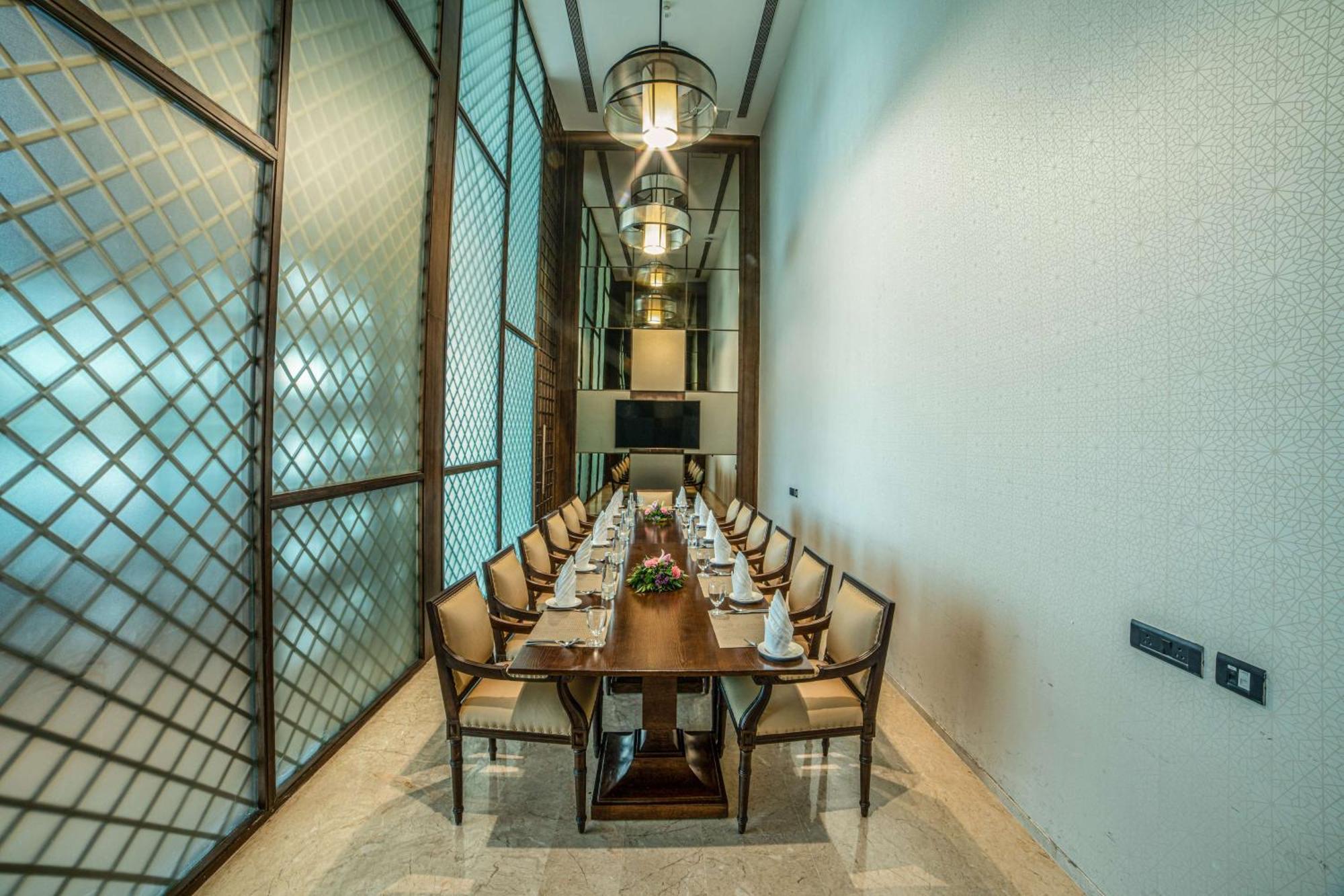 Gift City Club, A Member Of Radisson Individuals Gandhinagar Buitenkant foto