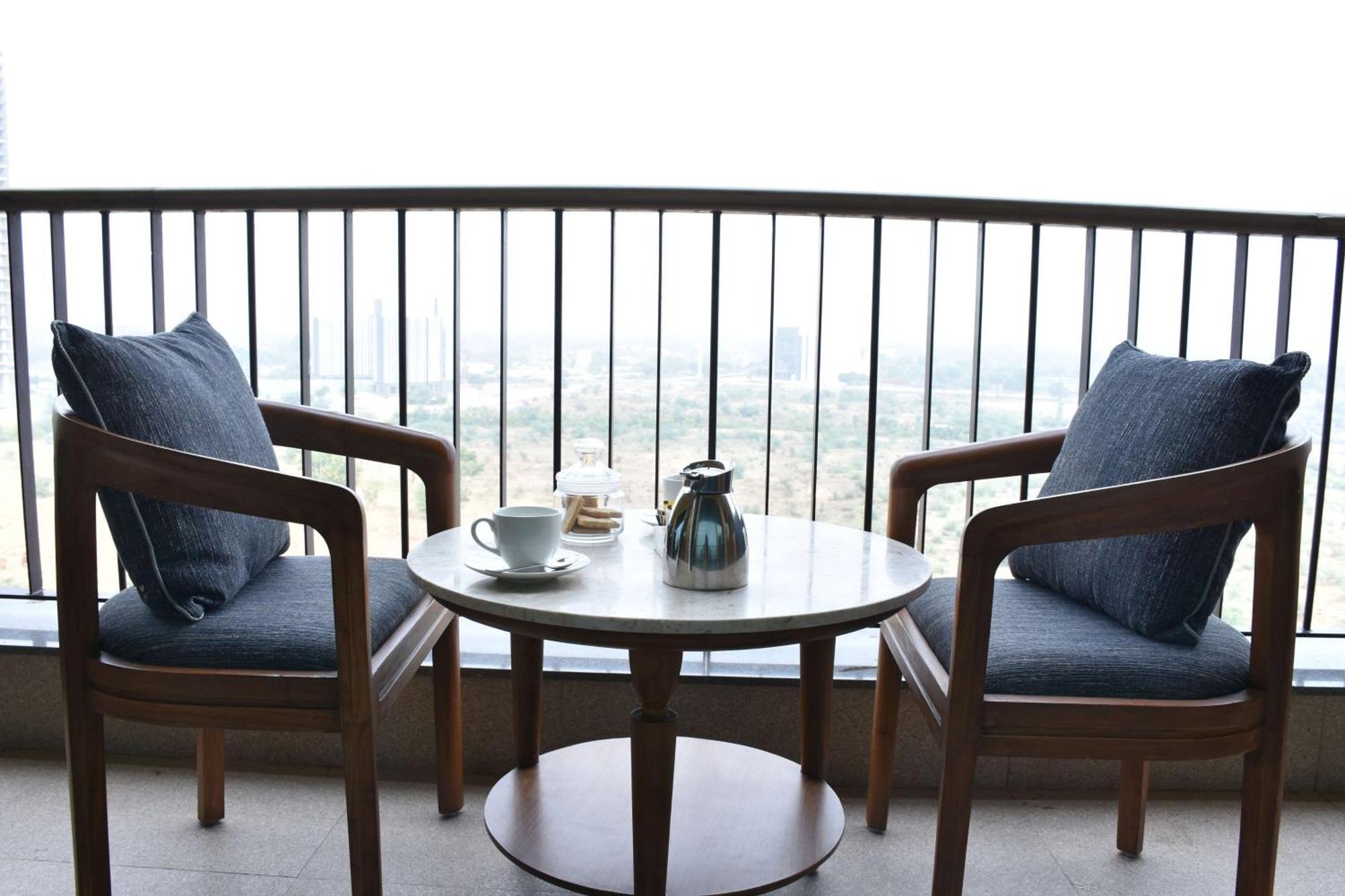 Gift City Club, A Member Of Radisson Individuals Gandhinagar Buitenkant foto